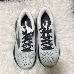 Brooks Adrenaline GTS 24- Womens 8 WIDE